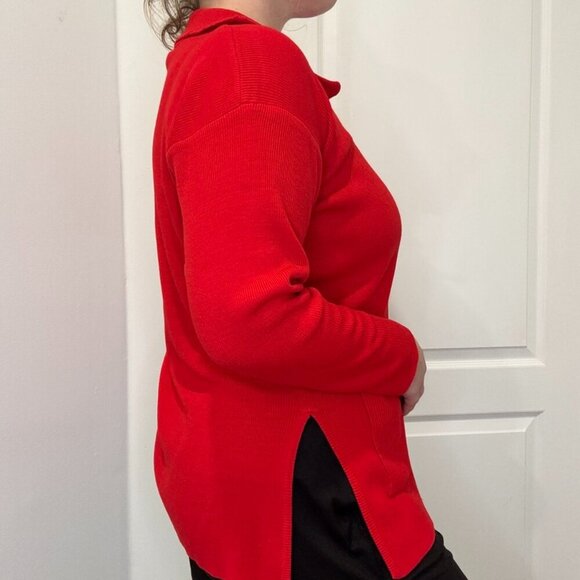Vintage Red Knit Pullover with Scalloped Collar & Front Pockets - Picture 3 of 12